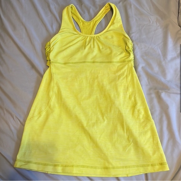 Lululemon tank top lime green - Picture 4 of 8